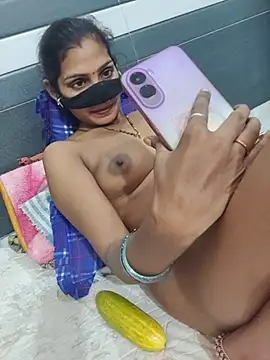 V_Hot_Sonam