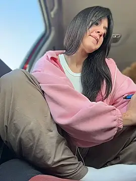 JulliaVegas - 2 fingers in pussy