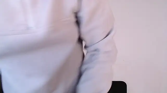 Sofiaa_here - anal plug in the ass