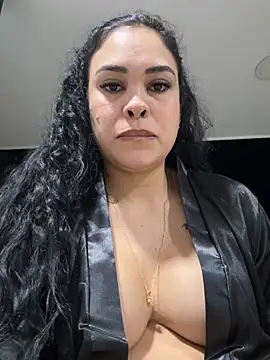 FOX_LATINA - FINGERS IN WET PUSSY