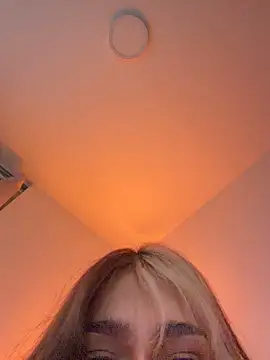 Daniela_ruizz - Saliva in Titts