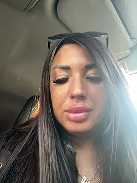 RuslanaXX - Squirt in pablick peope go close