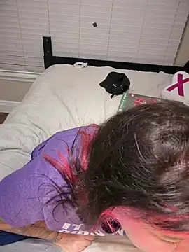 MarlaFknSinger - Single and submissive, why no play?
