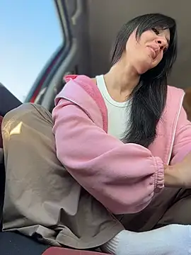 JulliaVegas - 2 fingers in pussy