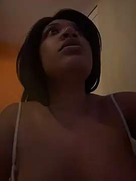 Thekelliecapri - Squirt in new cam room 💦