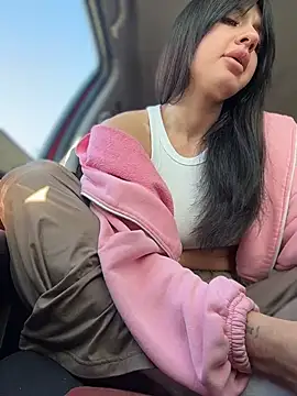 JulliaVegas - 2 fingers in pussy