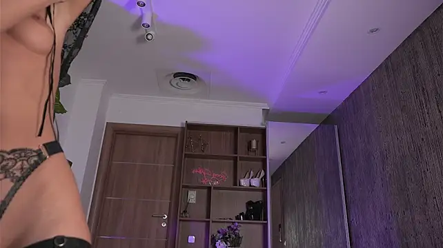 ArianaXO_ - make my legs weak
