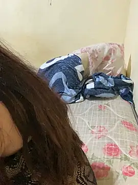 Sarinha777 - Dando o cuzinho