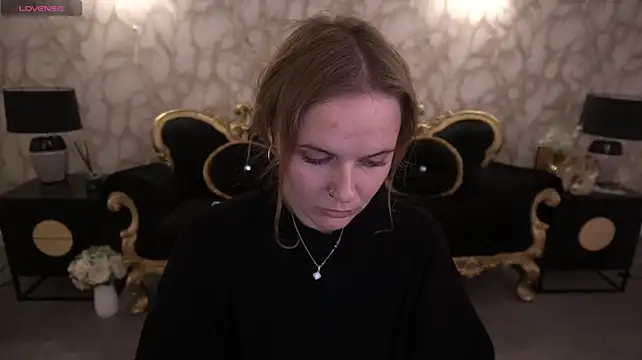 MaribelRiverr_ - 2 fingers in the ass