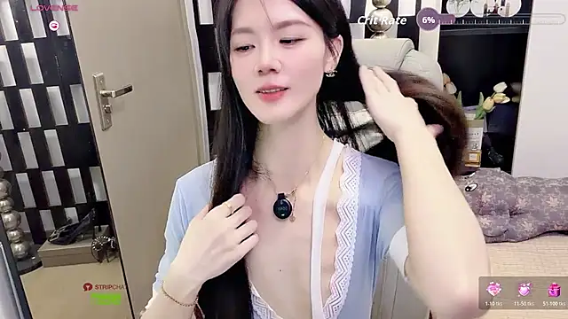 Yueyue-MM - 狗狗侧趴半脱内裤把PP打成粉红色 20下