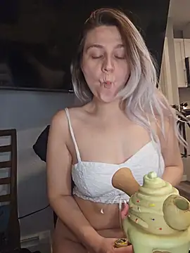 ScarletsWeb - SQUIRT highest tipper gets :gift: