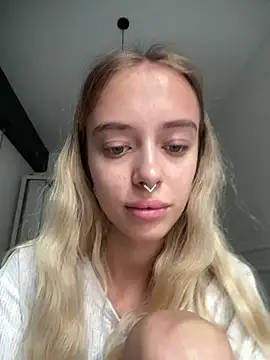 Enjoy_my_beauty - blow kiss