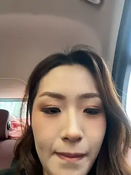 Yomi009 - 景区户外茶馆足交假鸡巴😳