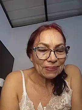 HOT_LATINA20 - Oil in ass