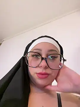 Queenlo_xxx - suce très fort ton gode lolo