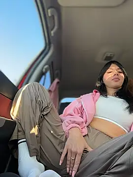 JulliaVegas - 2 fingers in pussy