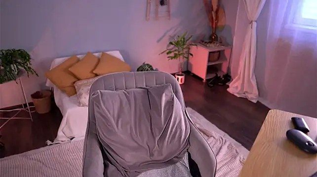 PureEllieX - Undress me and turn me ON