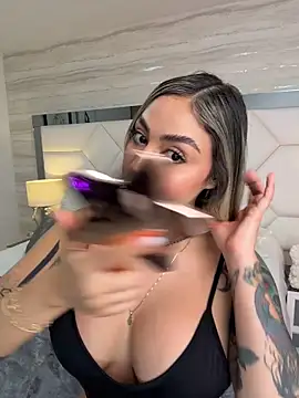 Miacoleman_ - big squirt 💦💦💦