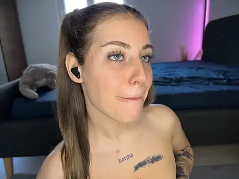 Melissa_jenner - Show Boobs 🍒👅 Pinch HARD