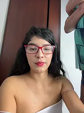 Dani_bela - Cucumber in my pussy/Pepino en la vagins