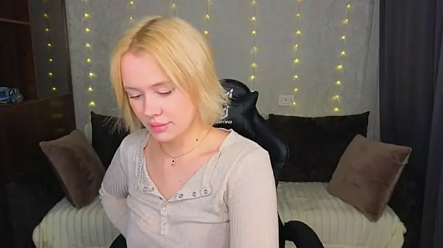MelissaAvis - massage my amazing tits