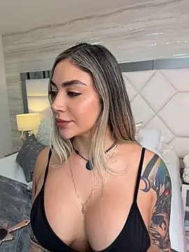 Miacoleman_ - big squirt 💦💦💦