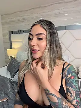 Miacoleman_ - big squirt 💦💦💦