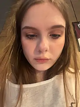 Lunabelle_ - play w my nipples risky near ppl