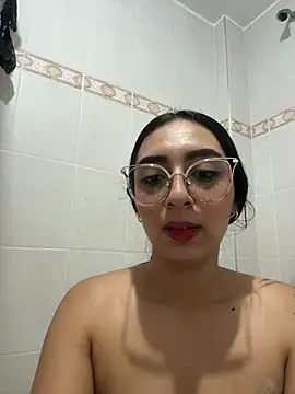 Emmi_miller - pussy close up