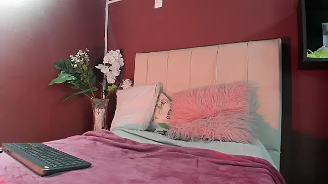 LindaRivers - spank ass x10
