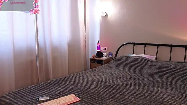 Bornsexyesterday - flash boobs
