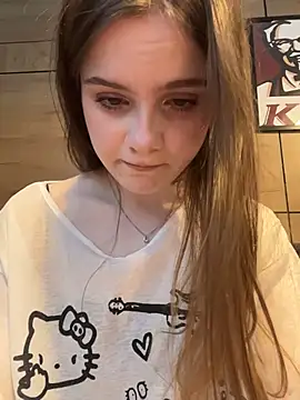 Lunabelle_ - show u my naked underboobs right in kfc
