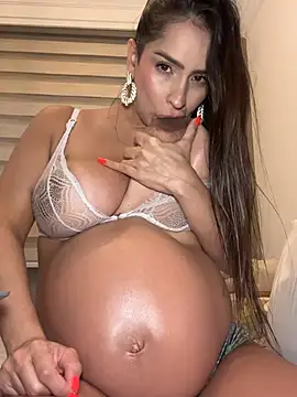 Mau_White - show my tits GLT 4 photos toppples