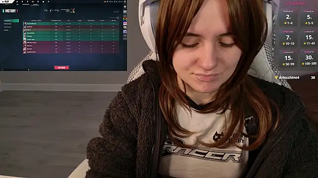 Luna_Loveee - suck finger
