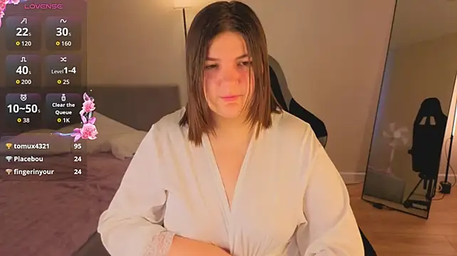 Kitty_Liikk - lower the right sleeve of the robe