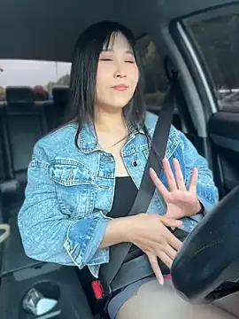 Doreennn - 车上有侄子，带他去剪头发，不能叫