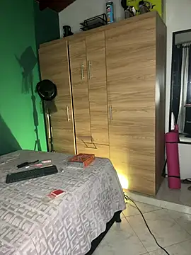 Zafiraquartz - Bounce my tits and ass