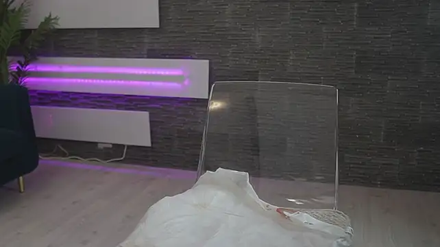 SassyIvana - Vibe me till my pussy burstss <3