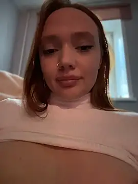 LisaCatt - completely naked