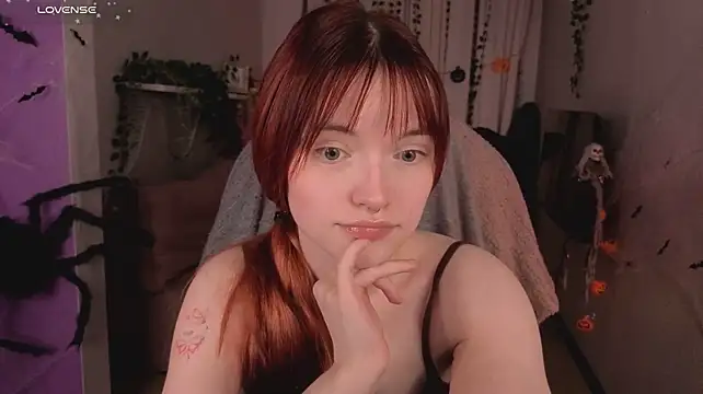 Last_hxpe - lick my lips closeup