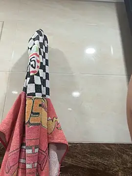 Mau_White - show my tits GLT 4 photos toppples
