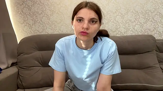 BennieHasty - show wet tongue
