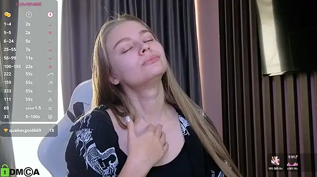Polumna_cute - show butt without panties