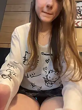 Lunabelle_ - risky touch my pussy lips close up