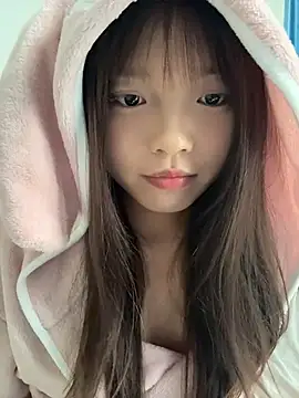 Youbaby-Love - 有家人不敢用小粉哥哥帮忙脱掉上衣2分钟