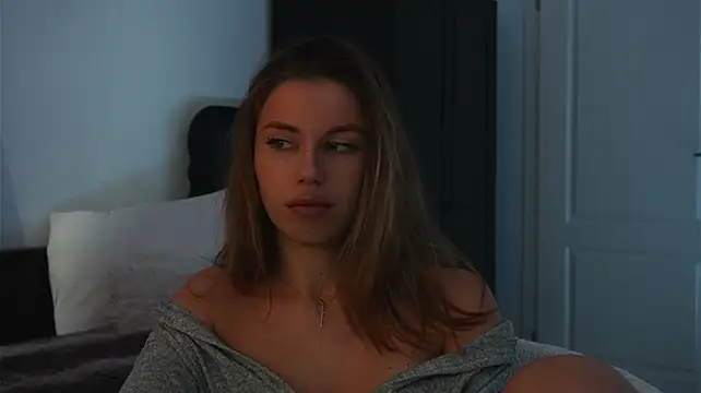 Ivyleague_ - Can you make my legs shake ?🍒😈