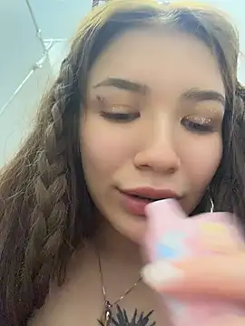 FlashTitsRoyal - HANDBRA+SLAP ASS