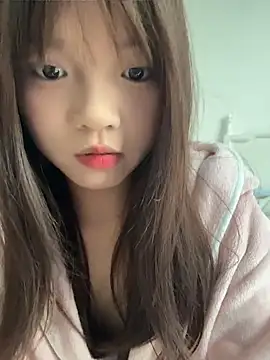 Youbaby-Love - 有家人不敢用小粉哥哥帮忙脱掉上衣2分钟