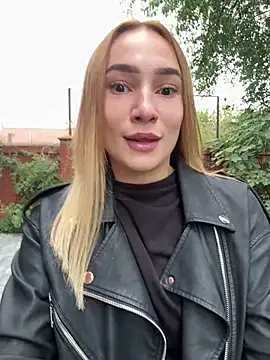 SugarDanger - Take off Panties+slap ass outside
