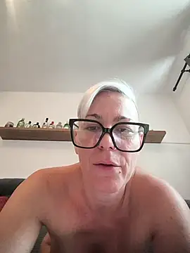 DarleenHot - Dildofuck Doggy / Lt Toycontrol